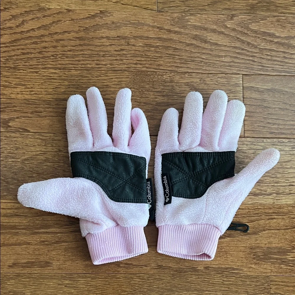 Columbia Light Pink and Black Winter Gloves